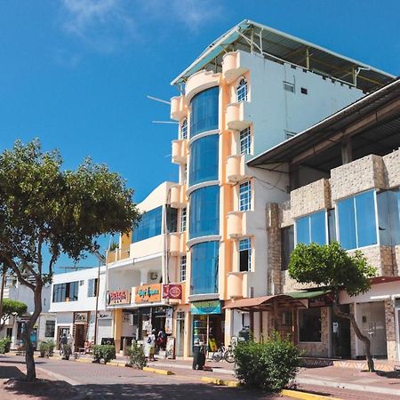 Hostal Carliza Puerto Ayora  Buitenkant foto
