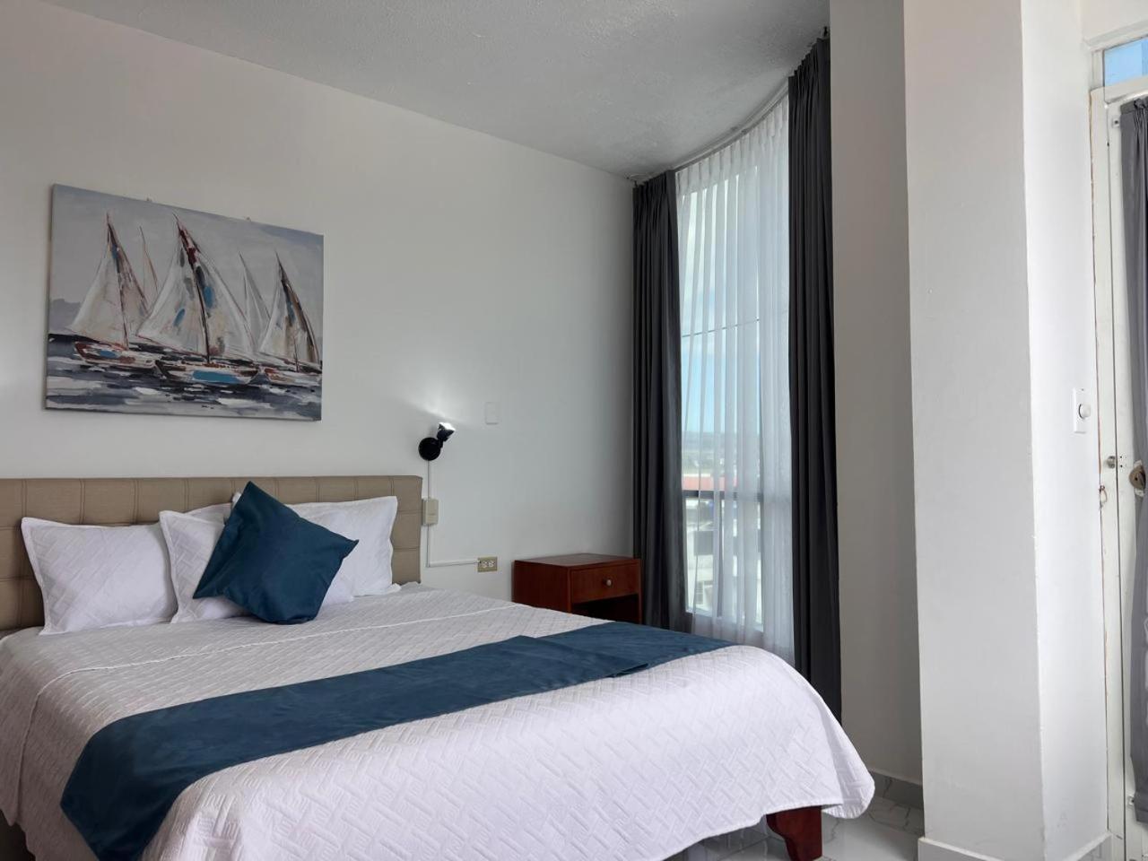 Hostal Carliza Puerto Ayora  Buitenkant foto
